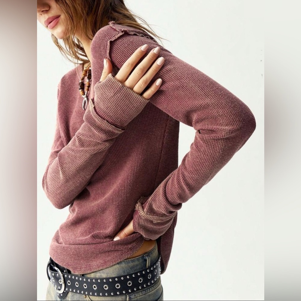 Bohemia | Crew Neck Long Sleeve Distressed Shirt